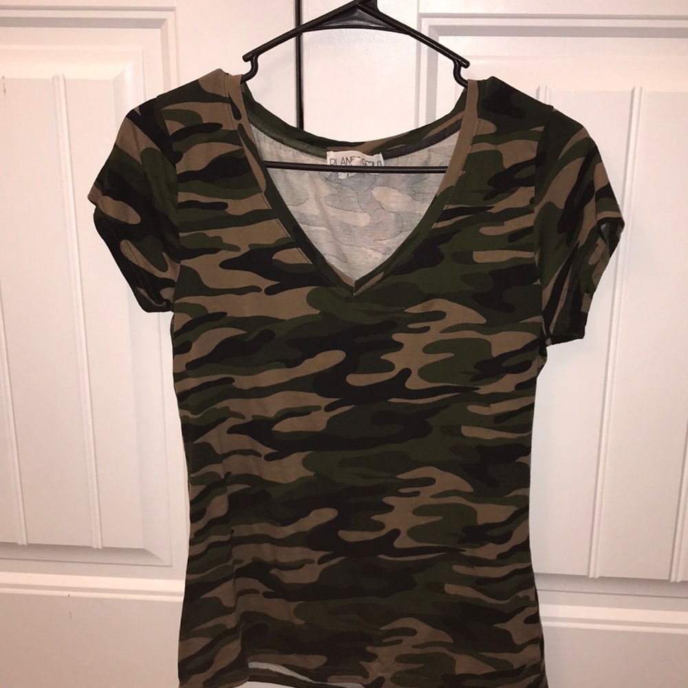 Camo V-Neck Shortsleeve Shirt